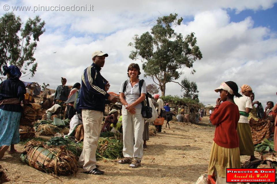 Ethiopia - Mercato lungo la strada per il sud - 02.jpg